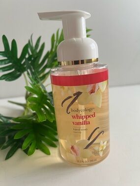 Whipped Vanilla Foaming Hand Soap - White